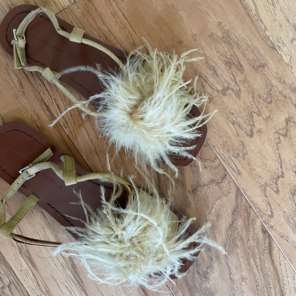 ZARA Flat Sandal with Feather Detail, size 7/38. Neutral color. Barely worn